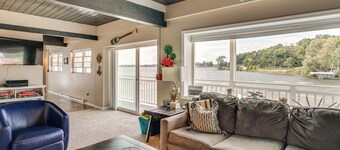 Lakefront Condo w/ Beach Access in Campbellsport!