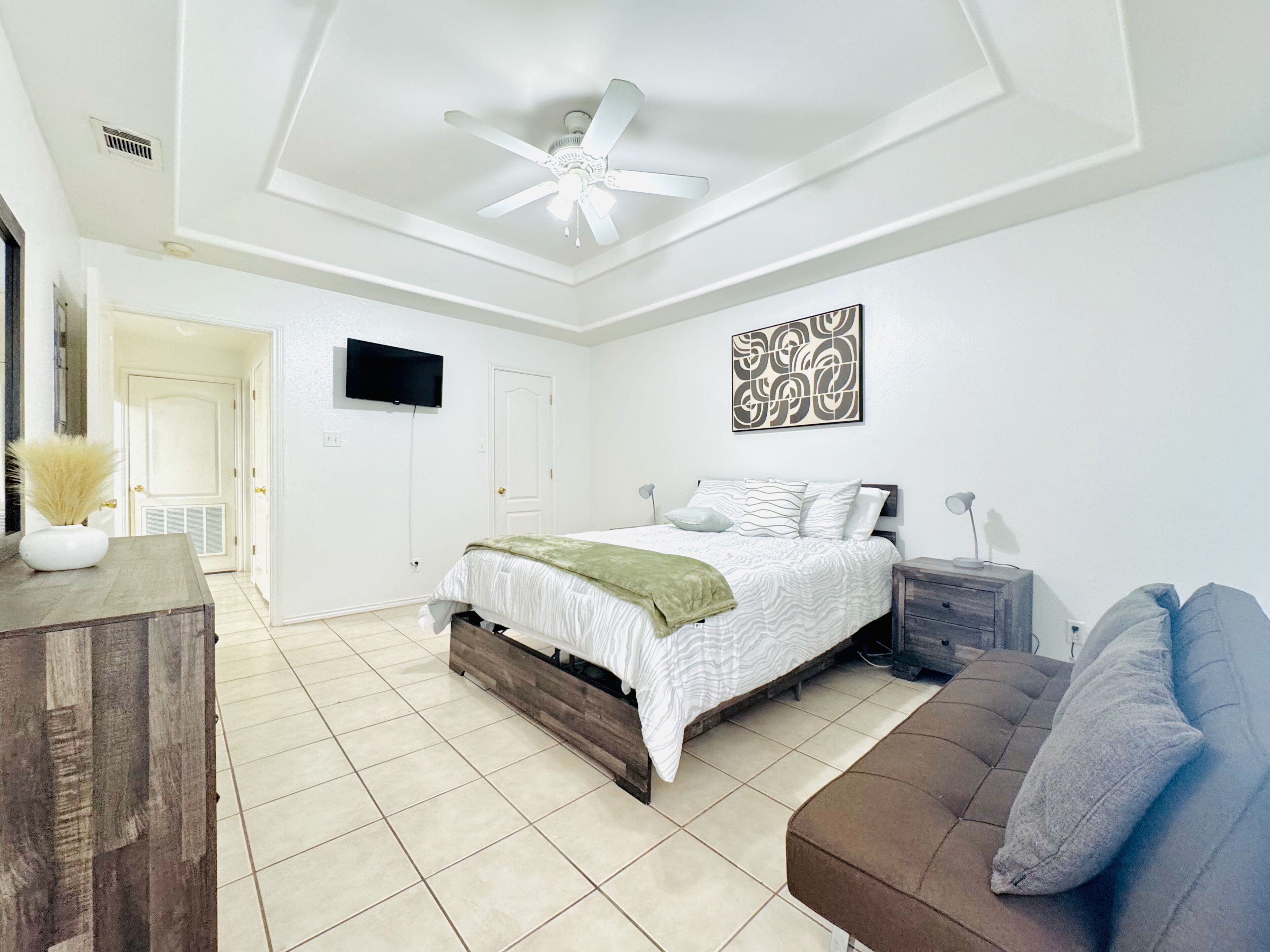 1 soverom, internettilgang og sengetøy