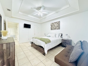 Internet, bed sheets - Contraste the UTRGV Retreat (Edinburg)