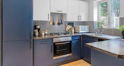 Haydock Home, Free Parking, WiFi, St Helens