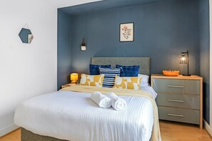 2 chambres, fer et planche à repasser, accès au Wi-Fi (inclus)