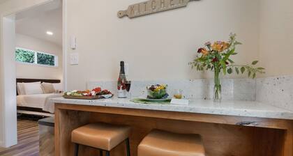 Kleines Hauschen - Cozy Hideaway 6 min to Downtown