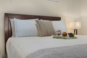 House, 1 King Bed with Sofa bed, Patio (118 Beverly Dr) | 1 bedroom, individually decorated, individually furnished, bed sheets