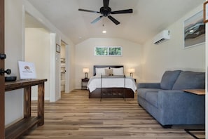 1 chambre, décoration personnalisée, ameublement personnalisé