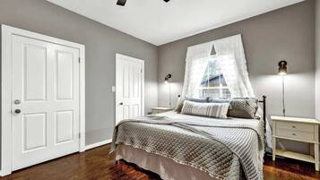 House, Multiple Beds, Patio, Garden View (1203 N Adams) | 4 bedrooms, individually decorated, individually furnished, bed sheets
