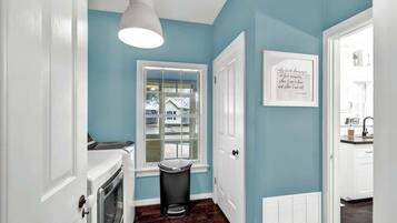 House, Multiple Beds, Patio, Garden View (1203 N Adams) | Private kitchen