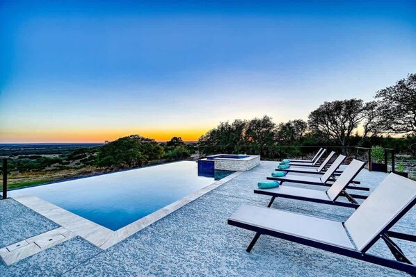 Pool - A Thousand Stars: Pool+hot Tub, Views (Fredericksburg)