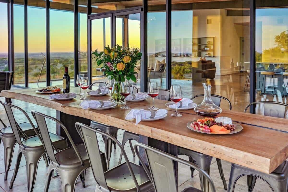 獨棟房屋, 多張床, 可使用泳池, 泳池景觀 (151 Miller Cox) | 4 間臥室、獨特裝潢、布置獨特、床單