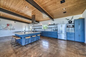 Casa, várias camas, acesso à piscina, vista para a piscina (151 Miller Cox) | Cozinha privada