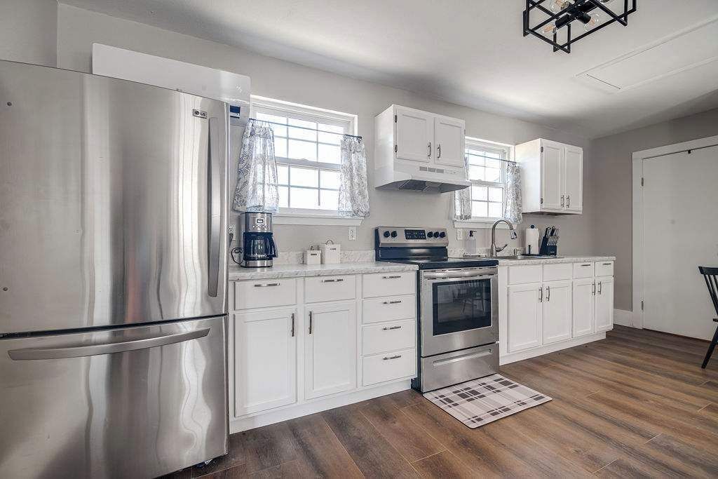 Maison, plusieurs lits, accès piscine, vue piscine (108 Wisteria Dr) | Cuisine privée