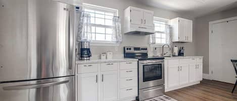 House, Multiple Beds, Pool Access, Pool View (108 Wisteria Dr) | Private kitchen