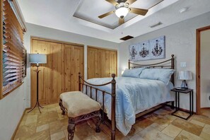 House, Multiple Beds, Pool Access, Pool View (1605 Lone Man Cmb) | 9 bedrooms, individually decorated, individually furnished, bed sheets