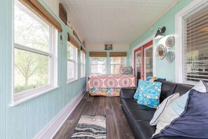 House, Multiple Beds, Patio (405 Watkins Point) | Interior