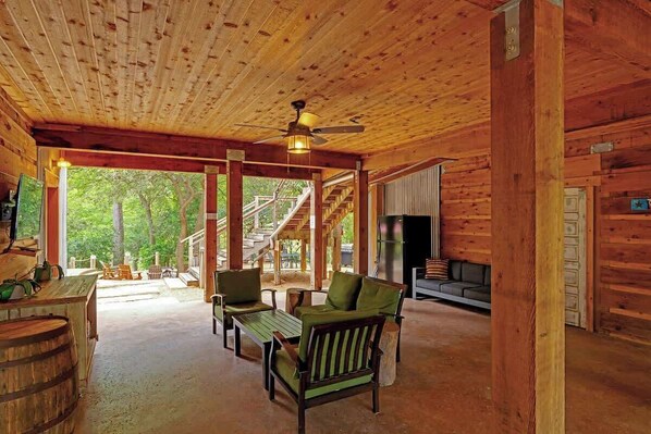 Rumah, Beberapa Tempat Tidur, patio (1210 Sleepy Hollow) | Area keluarga