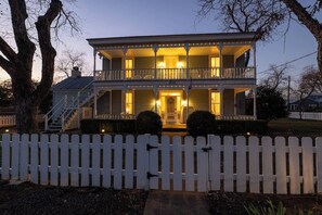 Exterior - Victorian Escape-pool & Hot Tub! (Fredericksburg)