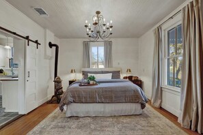 4 habitaciones, decoración personalizada y muebles diferentes