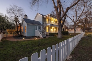 Exterior - Victorian Escape-pool & Hot Tub! (Fredericksburg)