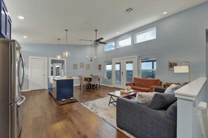 Ferienhaus, Mehrere Betten, Whirlpool (336 Ridgeview Dr) | Wohnbereich