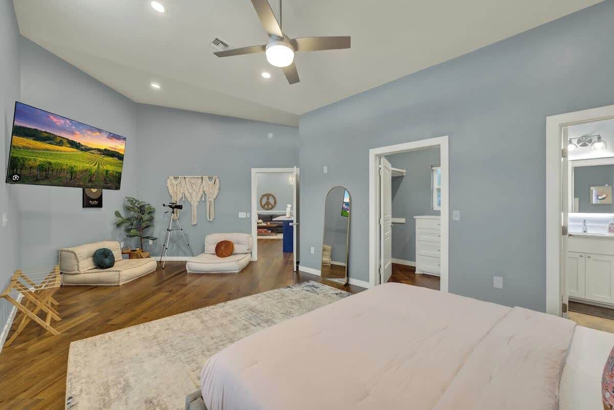 3 habitaciones, decoración personalizada y muebles diferentes 