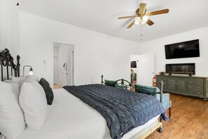 Lejlighed - 1 kingsize-seng - boblebad (1029 US 87 S) | 1 soveværelse, individuelt design, individuel indretning, sengetøj