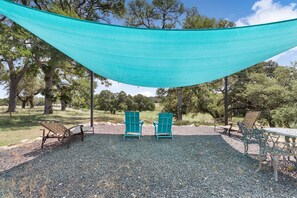 Terrace/patio - Hill Country Relaxstation Getaway (Fredericksburg)