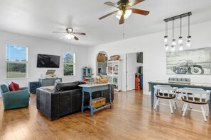 Apartment, 1 King Bed, Hot Tub (1029 US 87 S) | Living area