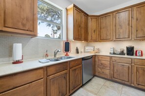 Apartment, 1 King Bed, Hot Tub (1029 US 87 S) | Private kitchen