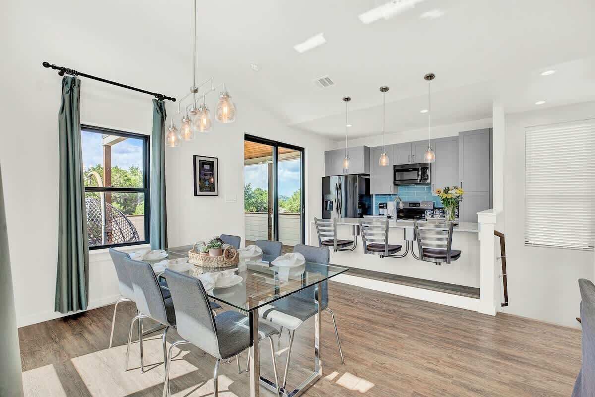 Casa, várias camas, acesso à piscina, vista para a piscina (18407 Lakeland Dr.) | 3 quartos, individualmente decorados, individualmente mobiliados