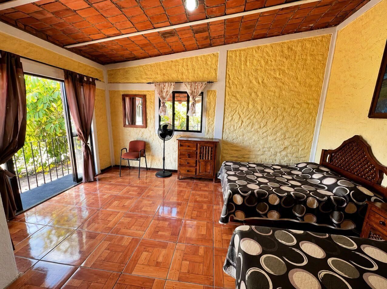 3 bedrooms, iron/ironing board, WiFi (free), bed sheets