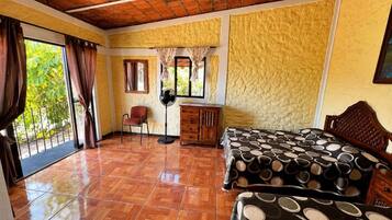 3 bedrooms, iron/ironing board, WiFi (free), bed sheets