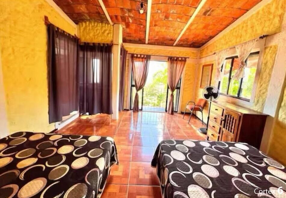 3 chambres, fer et planche à repasser, Wi-Fi gratuit, draps fournis