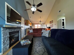 Smart TV, fireplace - Taylorsville Tranquil Retreat: 2BD/2BA with Hot Tub, Lake Access, Bourbon Trail (Taylorsville)