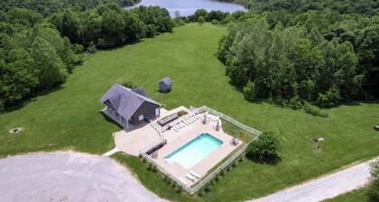 Taylorsville Tranquil Retreat: 2BD/2BA with Hot Tub, Lake Access, Bourbon Trail