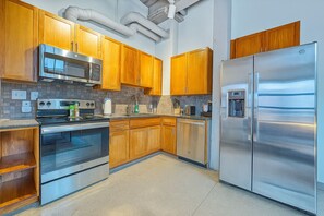 Micro-ondes, four, plaque de cuisson, lave-vaisselle