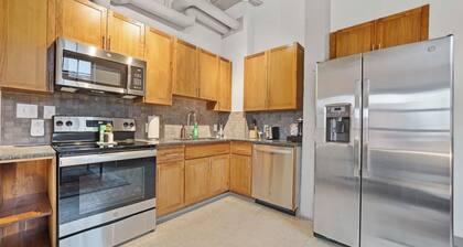 Stylish 1BR Retreat in the Heart of Downtown Cleveland