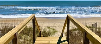 How You Dune? Dog-Friendly Semi-Oceanfront in Avon!