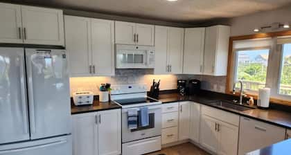 How You Dune? Dog-Friendly Semi-Oceanfront in Avon!