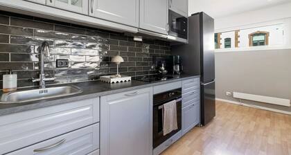 Centrally located in Kvadraturen with 3 large bedrooms, balcony and parking space