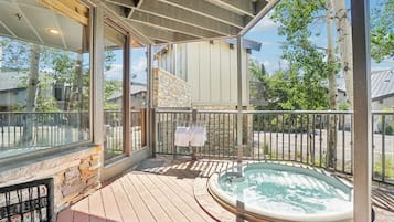 مغطس سبا خارجي