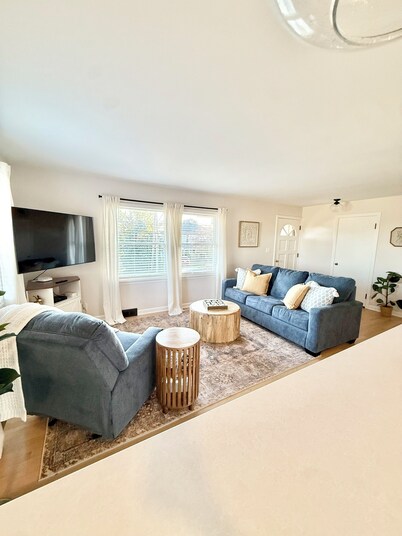 Stay in the Heart of Amish Country – 3-Bedroom House-The Cottage on Cherry Hill