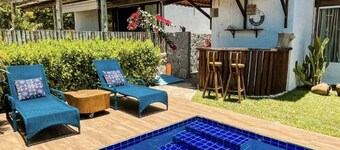 4-bedroom chalet in lovely Porto de Pedras with AC. STEPS FROM THE BEACH