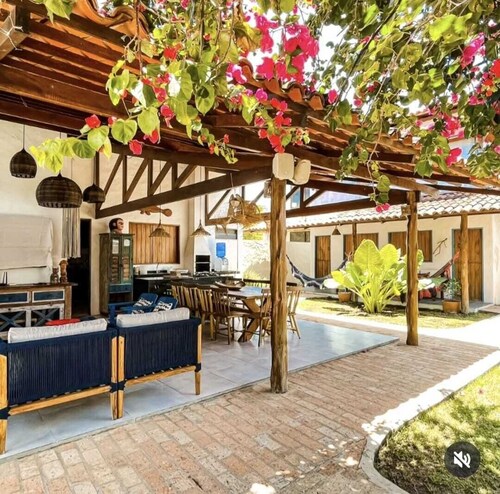 4-bedroom chalet in lovely Porto de Pedras with AC. STEPS FROM THE BEACH