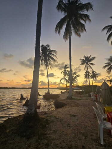 4-bedroom chalet in lovely Porto de Pedras with AC. STEPS FROM THE BEACH