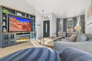 TV - Family-Friendly Oasis : Heated Pool • Hot Tub • Fire Pit • Games • Coffee Bar (Mesa)