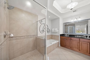 Shower, jetted tub, hair dryer, towels - Centre Court Rio, Near Disney, Perfect for Golf, Water Park (Kissimmee)