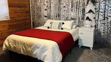 3 bedrooms, iron/ironing board, travel crib, free WiFi
