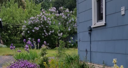 Charming bed & breakfast in peaceful Snohomish