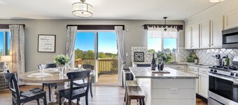 The Great Escape | 6BR • Gym • Hot Tub • Pets OK!