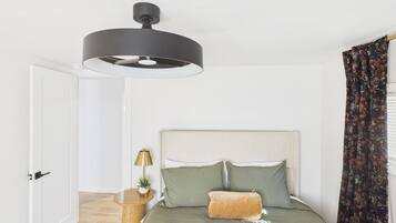 2 habitaciones, tabla de planchar con plancha, wifi y ropa de cama