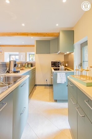 Mikrowelle, Ofen, Geschirrspüler